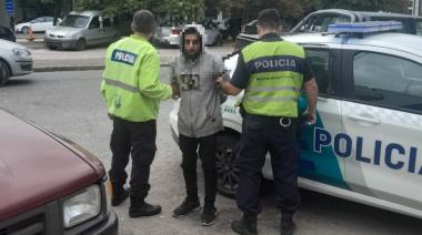 Robo en un comercio céntrico: persecución, detención y allanamiento con secuestro de elementos