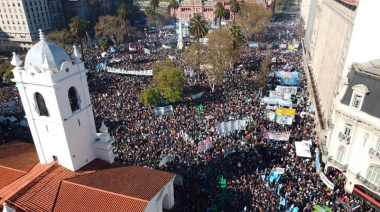 Con el Senado en sesión, Necochea sale a la calle contra la reforma laboral de Mile