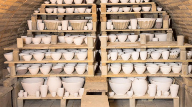 Ceramistas de todo el país llegan a Necochea para construir un horno cerámico que quedará como patrimonio