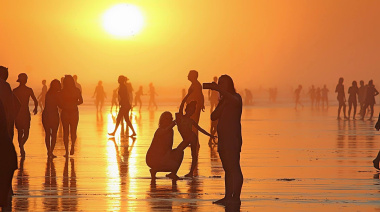Marzo comienza con calor y sin lluvias: domingo ideal para disfrutar la playa en Necochea