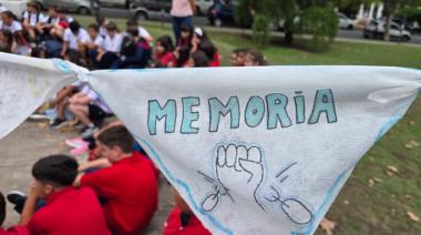 Sembrar memoria, construir identidad: alumnos compartieron con familiares de desaparecidos a 50 años del golpe