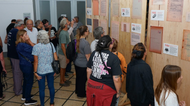 Se presentó “Vidas Espiadas”, la muestra que revela el espionaje sobre la sociedad