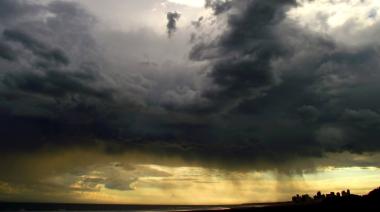 Este lunes 2, alerta amarillo en Necochea: tormentas fuertes, granizo y ráfagas de hasta 70 km/h