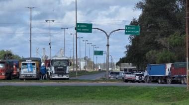 Paro, granos que no llegan y buques en espera: la crisis ya impacta en Quequén y Bahía Blanca
