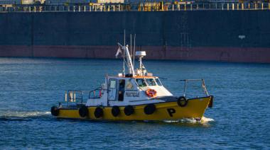 ¿Se terminan los prácticos? Alarma por una desregulación libertaria en los puertos