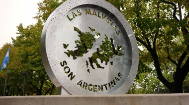 Homenaje a Malvinas: inauguraron un nuevo monumento en el centro de Necochea