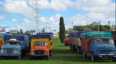 Sigue la concentración de transportistas en Quequén y la zona ante el desacuerdo por tarifas