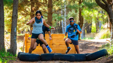 Vuelve Arena Race a Necochea: carreras con obstáculos, trail playero y atletas de todo el país