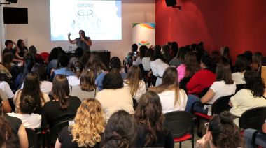 Masiva jornada sobre autismo en San Cayetano reunió a más de 100 personas