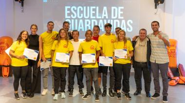 San Cayetano: egresó la primera promoción de la Escuela de Guardavidas