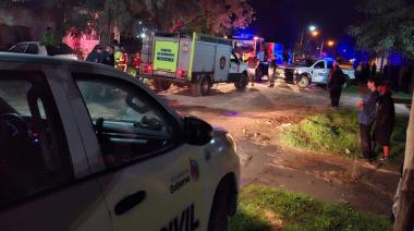 Incendio en una vivienda y un joven asistido en crisis: intenso operativo en la zona de calle 76