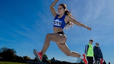 Rosario Coronel volvió a consagrarse campeona nacional y le dio otro título a la Escuela Municipal de Atletismo