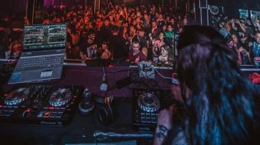 “Prohibida la música moderna”: La Re Fiesta llega a WO con todos los hits de los 90 y 2000