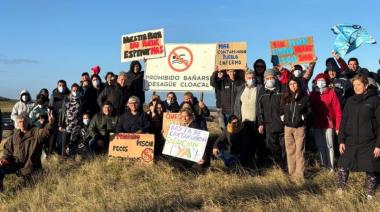 Jóvenes de Quequén se movilizaron por la contaminación cloacal y la erosión costera