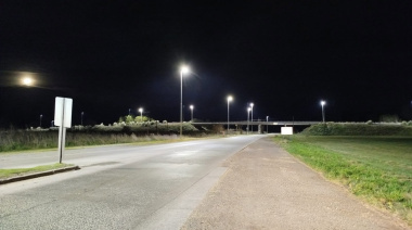 Lobería iluminó sus accesos mientras crecen los reclamos en Necochea