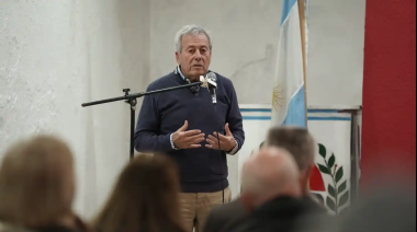 Molina pone en marcha la nueva etapa de la UCR con un plenario abierto a la comunidad