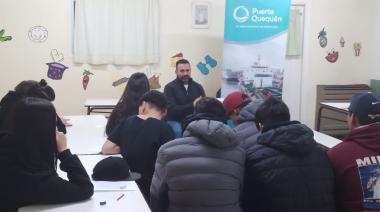 Puerto Ciudad llevó escucha y prevención de consumos a dos escuelas de Necochea y Quequén
