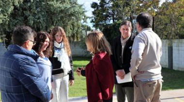Gargaglione entregó subsidios y kits escolares a instituciones y estudiantes de San Cayetano