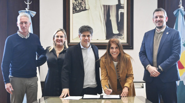 Kicillof firmó convenios de leasing por más de $14.000 millones para que municipios compren maquinaria y equipamiento