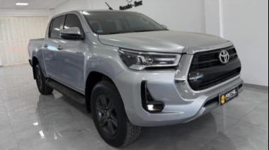 A punta de pistola y a plena luz del día: robaron una Hilux en Quequén