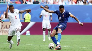 Inglaterra venció 6-4 a Francia en un partidazo y se quedó con el tercer puesto