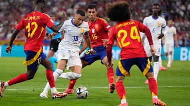 Francia y España definen al primer finalista: hora, TV y formaciones