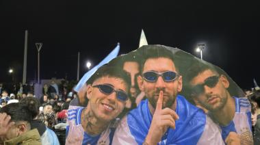 No hubo cuarta estrella, pero sí un abrazo: Necochea salió a agradecerle a la Selección