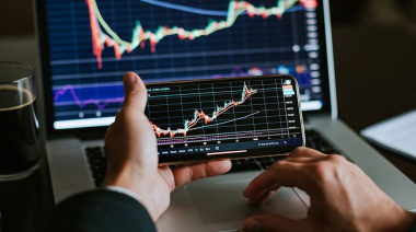 Del banco a tu bolsillo: cómo una transferencia internacional utiliza el mercado Forex sin que lo notes