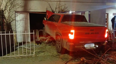 Manejaba alcoholizado y terminó con la camioneta dentro de la casa de un jubilado
