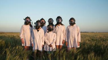 De una escuela rural a un “Woodstock ambiental”: el documental sobre fumigaciones que llega a Necochea
