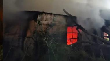 Incendio en una vivienda abandonada de Necochea: hubo importantes daños pero no heridos