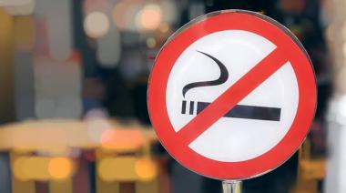 ACT pide saber si se cumple la prohibición de fumar en las dependencias municipales