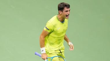 Mariano Navone hizo historia: venció a Djokovic en cinco sets y logró la victoria más grande de su carrera