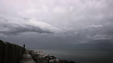 Viernes frío y mayormente nublado en Necochea y Quequén: ¿hay probabilidad de lluvia?