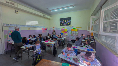 De las escolleras al aula: Puerto Quequén visitó a los alumnos de la Escuela N° 28