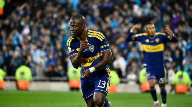 Boca remontó un 0-2 ante Racing y avanzó a semifinales con un triplete de Valencia