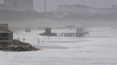 Temporal en Necochea: ráfagas de 89 km/h, siete evacuados y decenas de reclamos