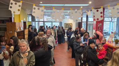 Una tarde para volver a la tierra: el Centro Cultural se llenó en la Suelta de Semillas