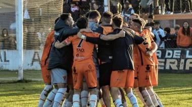 Villa Díaz Vélez ganó la Zona A, Estación Quequén festejó el ascenso y el fútbol local entra en su definición
