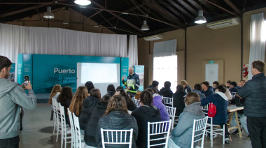 Estudiantes de Villa Devoto conocieron de cerca cómo funciona Puerto Quequén