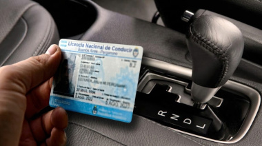 Cambios en la licencia de conducir: qué pasa si rendís el examen con un auto automático