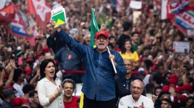 Lula protagonizó una remontada histórica en Brasil y derrotó a Flávio Bolsonaro: las movilizaciones que marcaron el balotaje