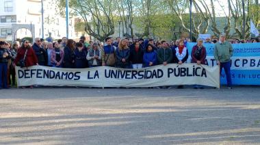La defensa de la universidad pública volvió a las calles de Necochea con un fuerte reclamo