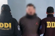 Detuvieron a un pedófilo que vivía en Quequén tras una advertencia escolar que destapó los abusos