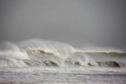 Alerta amarilla por vientos fuertes en Necochea: hoy se esperan ráfagas de hasta 80 km/h