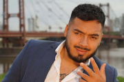 El heredero de la cumbia santafesina, Nico Mattioli, llega a Necochea este 3 de octubre
