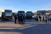 Choferes de Necochea cobrarán sus sueldos tras el ingreso del subsidio, pero denuncian “tomada de pelo”