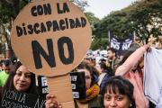 Ordenan al Gobierno devolver todas las pensiones por discapacidad suspendidas en Argentina