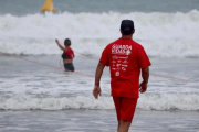 Necochea y Quequén activaron más puestos de guardavidas en costa y sectores recreativos