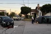 Vuelco tras un choque en la madrugada en Necochea: una mujer fue trasladada al hospital